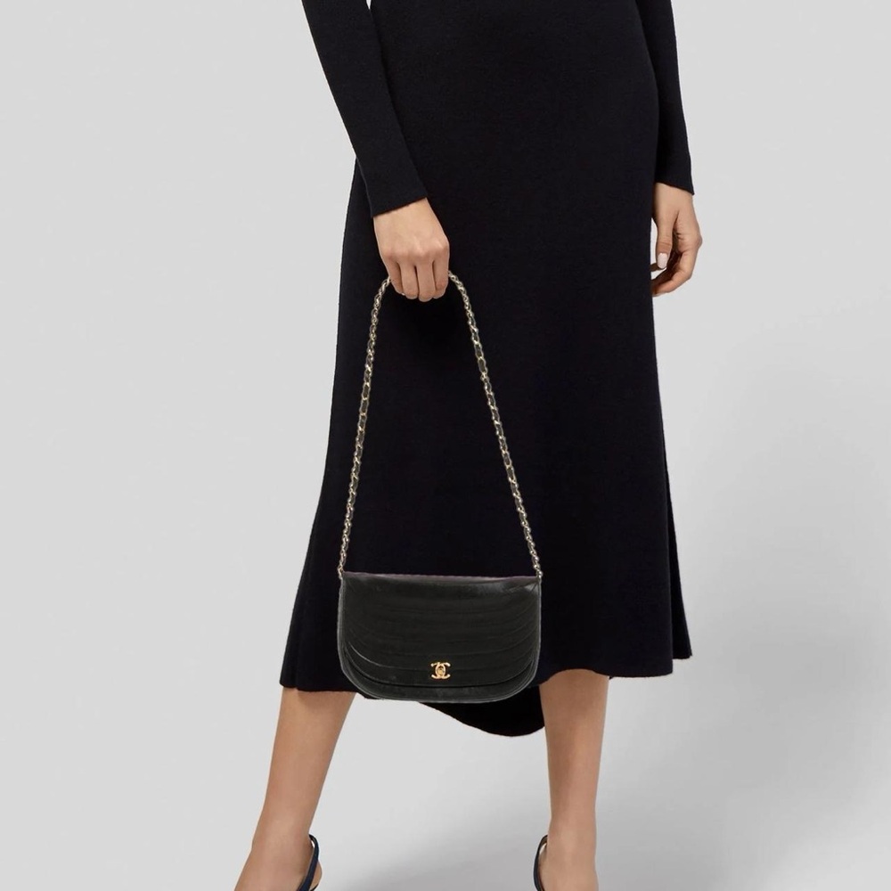 Black Chanel half moon bag - Picture 7 of 7